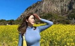 班花在教室伦流澡到高潮视频